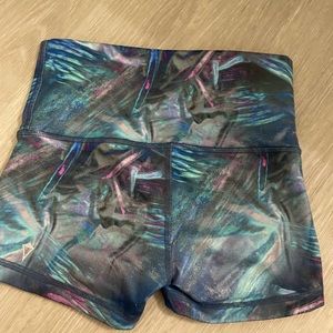 Ivivva girls size 8 shorts